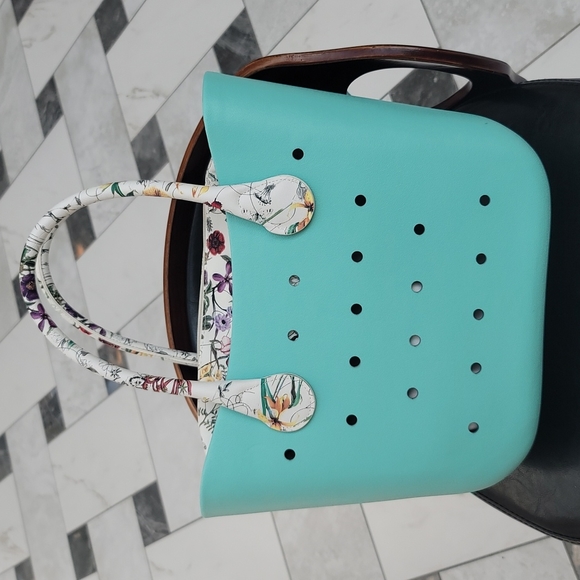 Rubber Tote Charm Bag - Picture 3 of 5